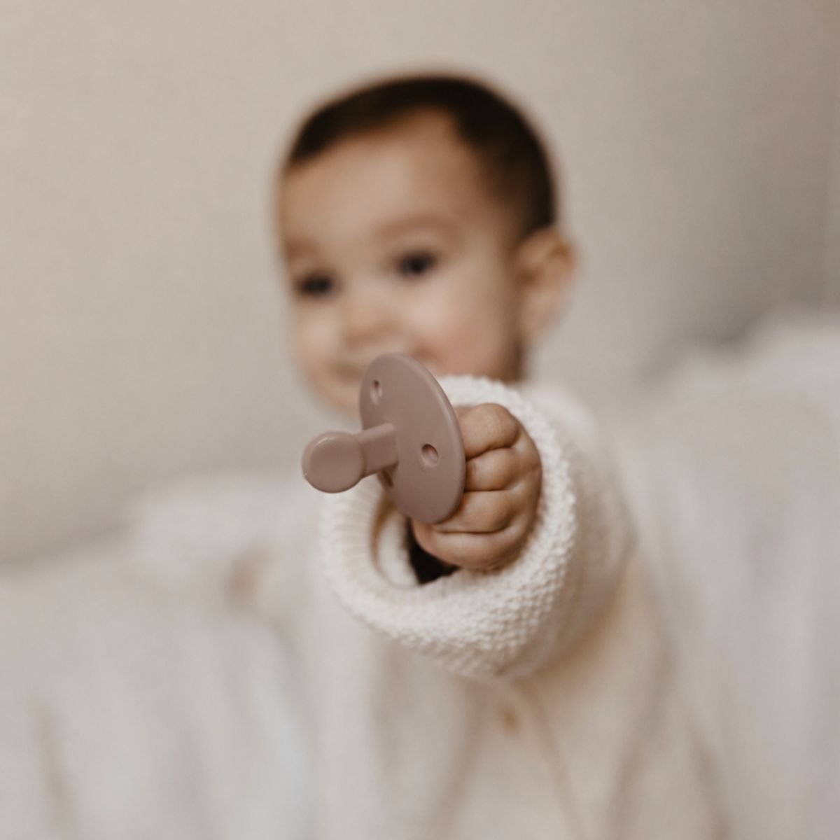 Pacifier "ChooChoo" +6 months | Extra-Fine - Mocha Mousse