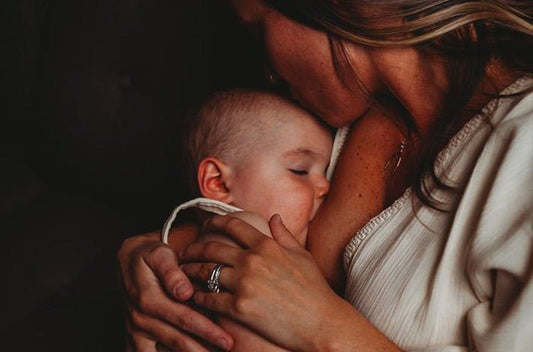 7 conseils vous permettant de vérifier que vous utilisez le meilleur biberon en relais de votre allaitement - Élhée