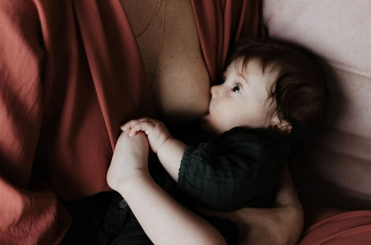 Allaitement et cancer du sein : protéger sa santé en nourrissant bébé - Élhée
