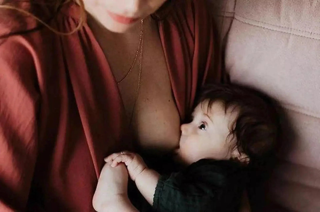 Allaitement mixte : concilier sein et biberon - Élhée