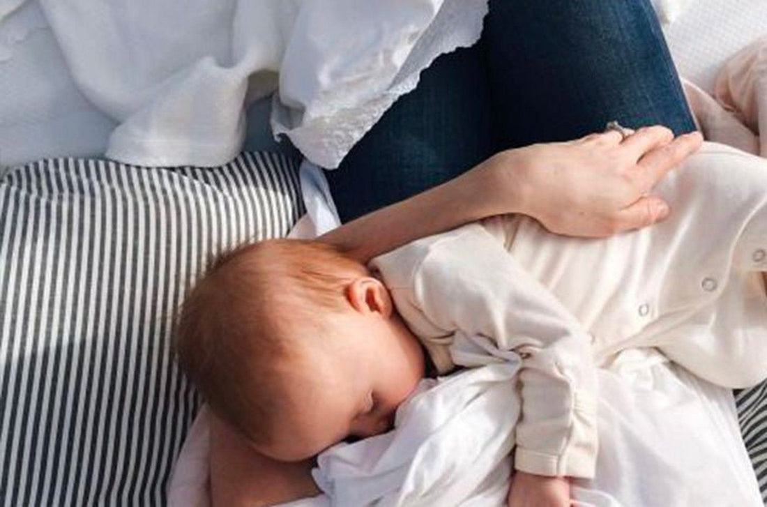 Biberon physiologique : 10 conseils pour un sevrage en douceur - Élhée