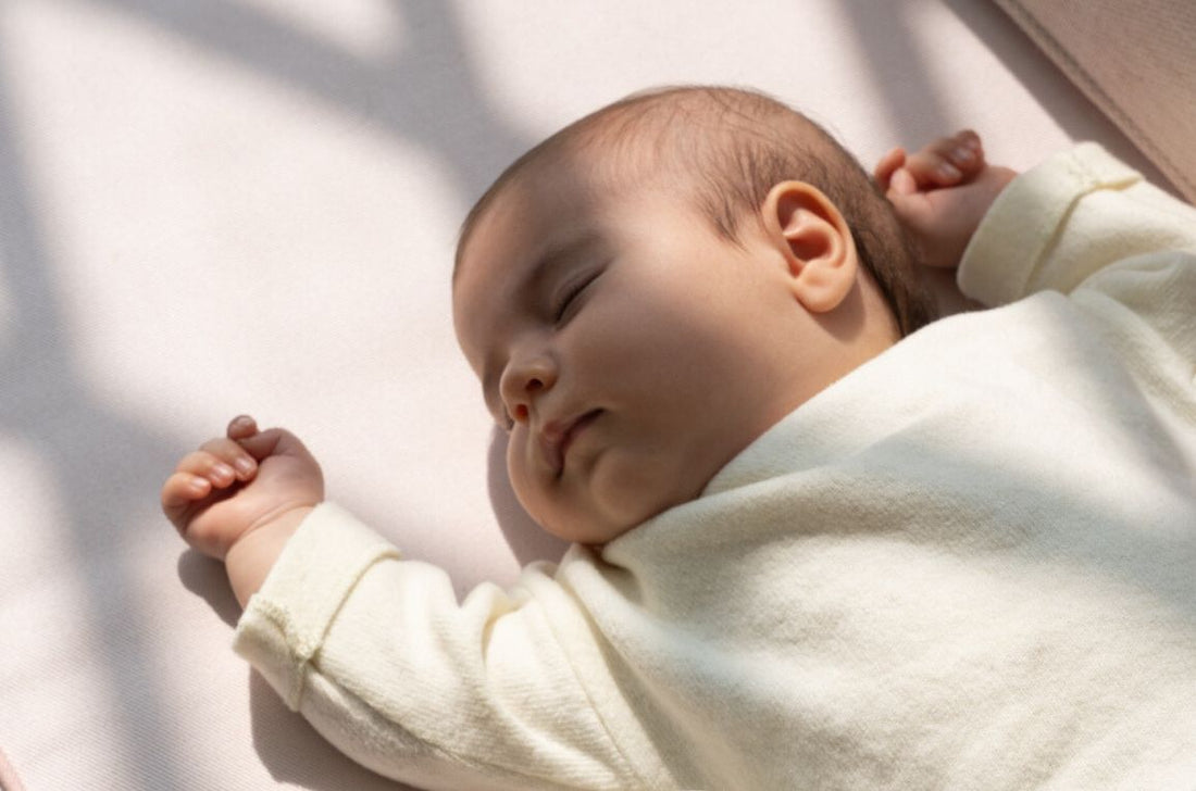 Comment coucher bébé en toute sécurité dans son lit ou pour la sieste ? - Élhée