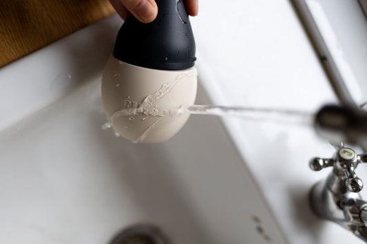 La tasse d’apprentissage ou comment faciliter l'hydratation des bébés - Élhée