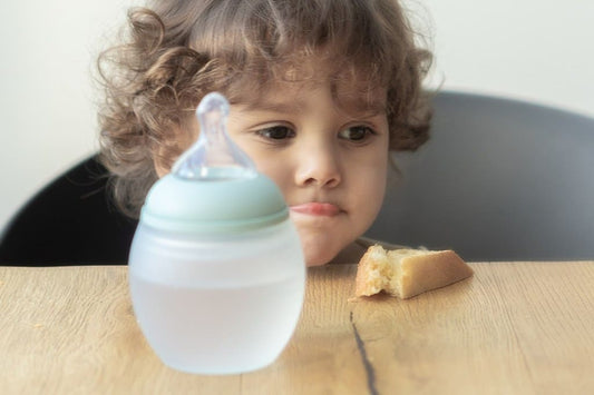 Lait, fruits, purée… quelle organisation pour les repas de bébé ? - Élhée