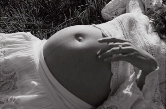 L’hypnose Ericksonienne, un outil pour mieux appréhender la maternité (article 1/5) - Élhée