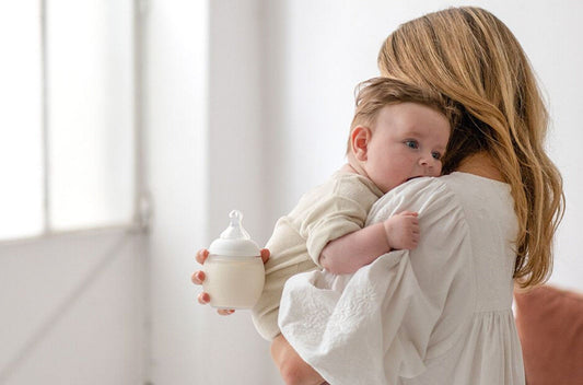 Pourquoi choisir un biberon en silicone pour votre bébé ? - Élhée