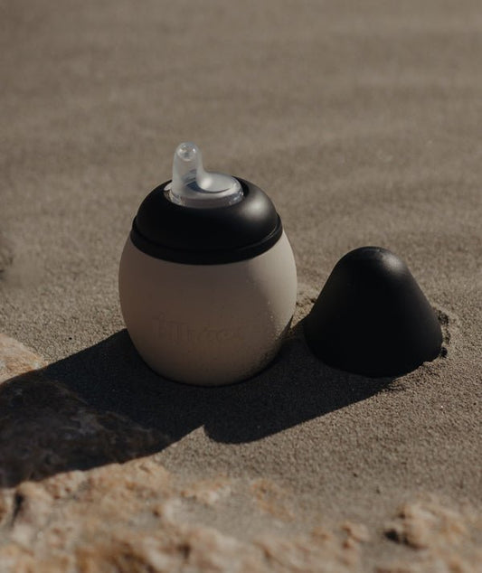 Tasse bébé anti-fuite : les pièges à éviter - Élhée