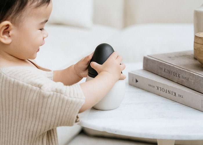 Tasse bébé silicone : pour apprendre à boire en autonomie - Élhée
